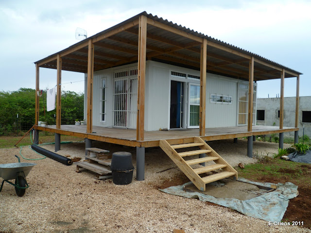 Criens-Trimo-Bonaire-Caribbean-Shipping-Container-Home-