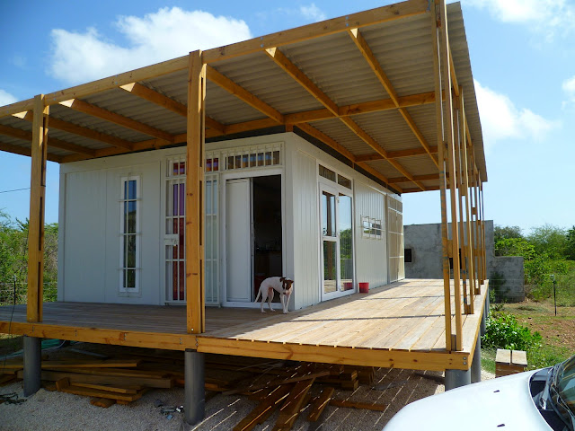 Criens-Trimo-Bonaire-Caribbean-Shipping-Container-Home-4