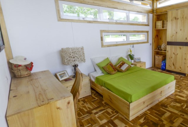 wooden-Compact-Modern-Home-4