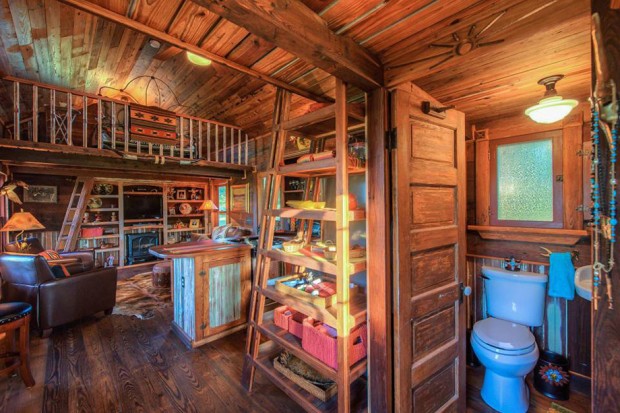 cowboy-cabin-tiny-texus-house-17-620x413